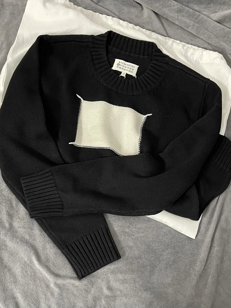 

Margie Sle 20AW круглый Ne Blank Blo свитер из шерсти Трикотажная уличная одежда Neutral Long Sve Свободный крой Трикотажная одежда...
