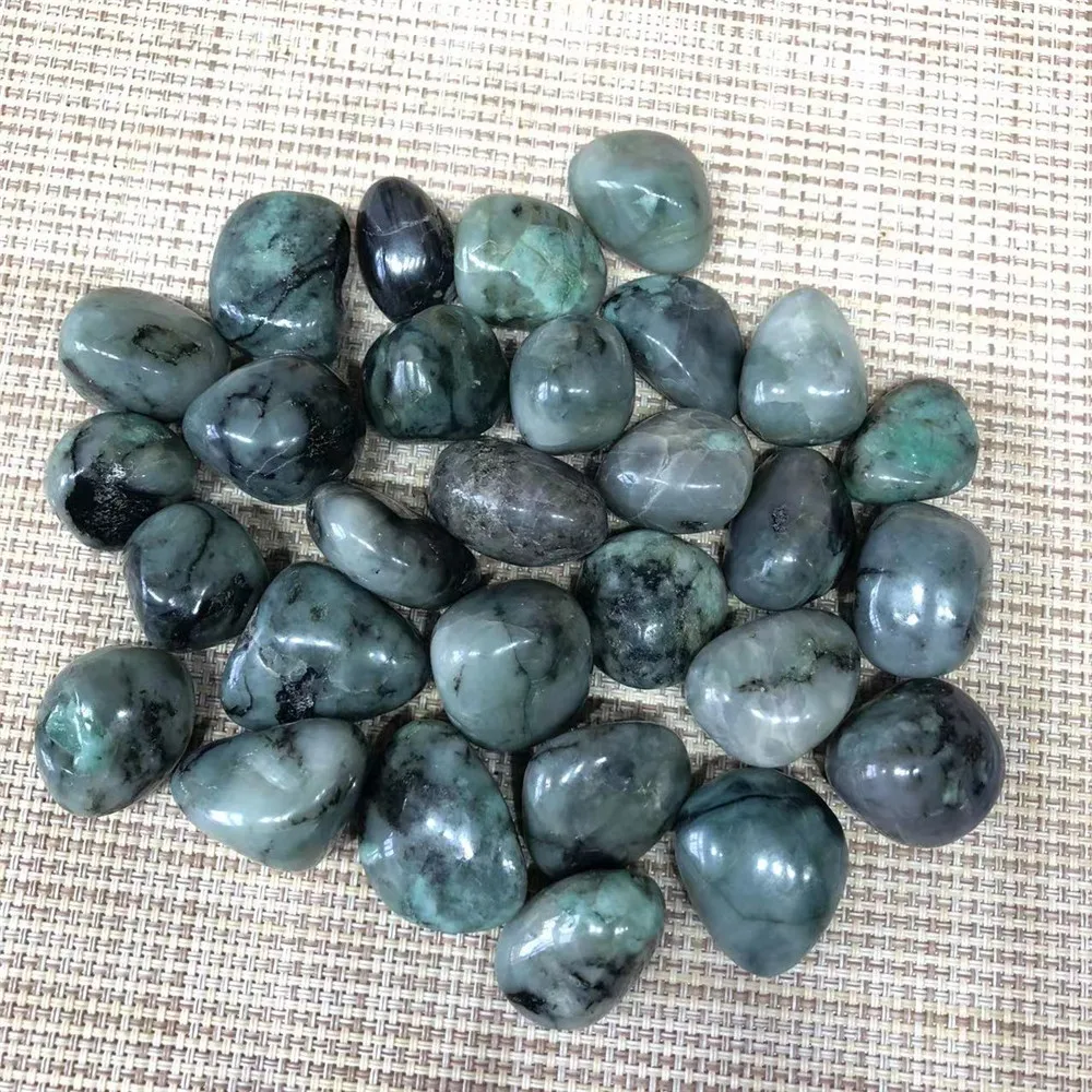 Fengshui natural quartz polished krystal stone bulk tumbled stones emerald for GARDEN DECOR