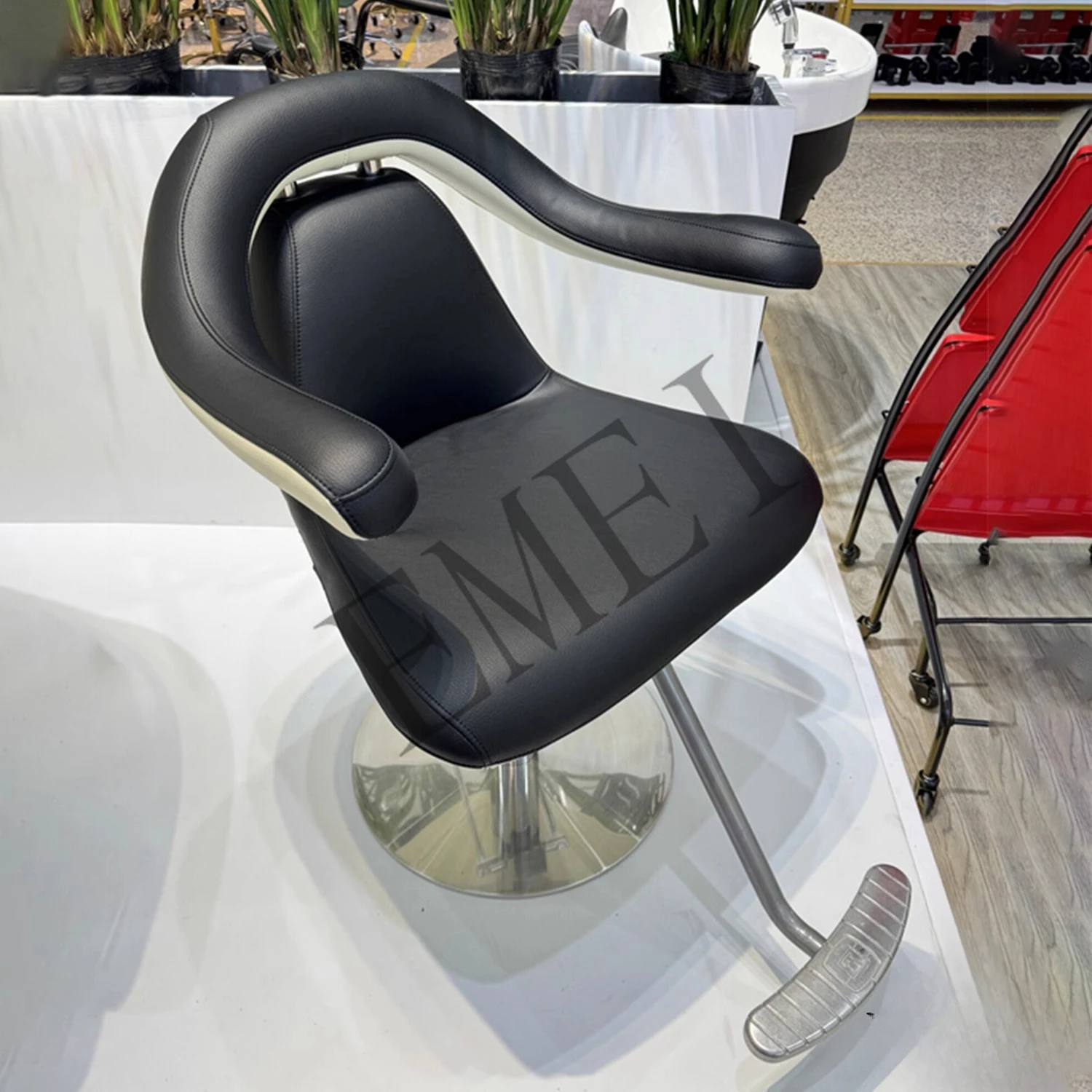 كرسي حلاقة كهربائي جديد لصالون الشعر