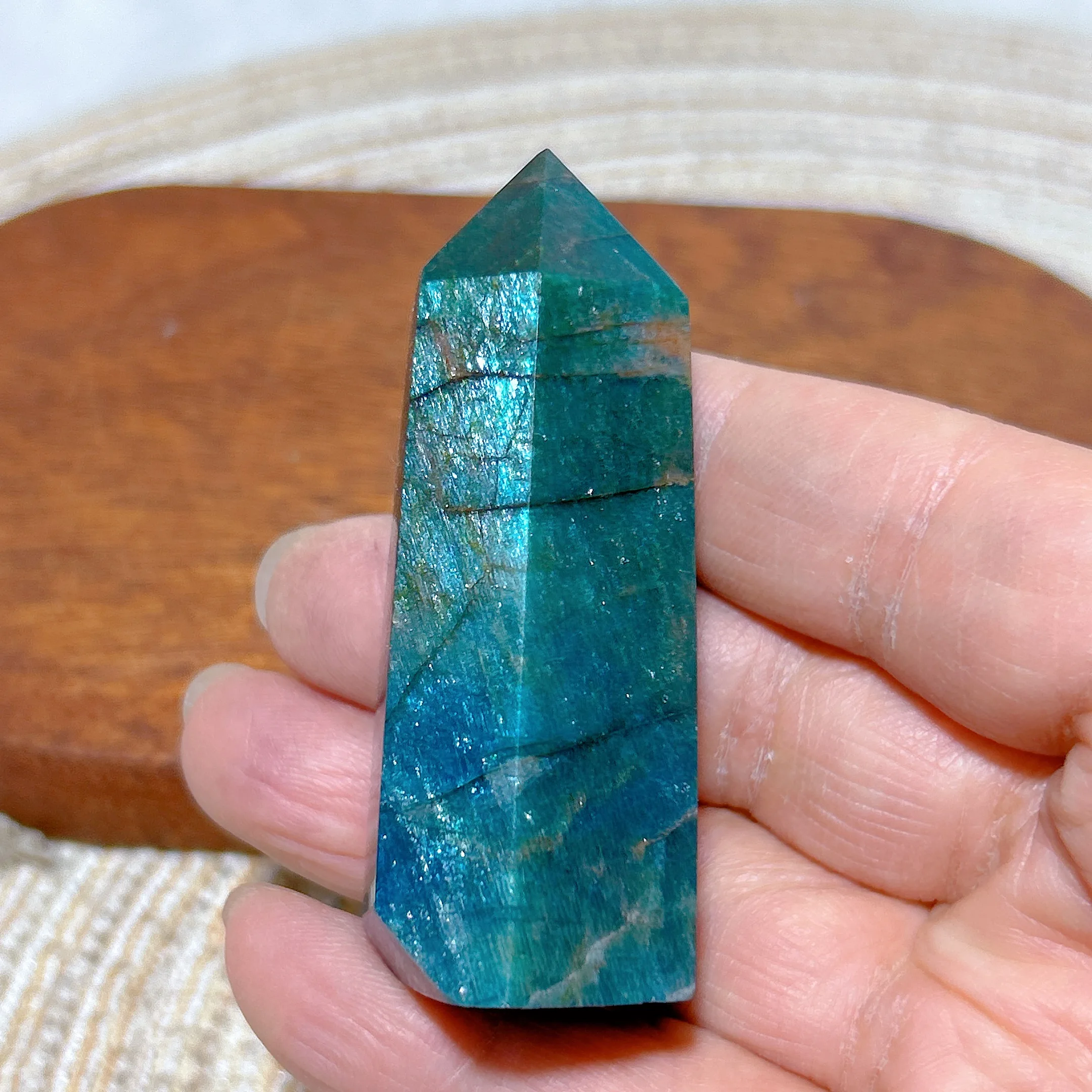 Natural Crystal Blue Flashy Apatite Tower Healing Gemstones High Quality Mineral Reiki Ornament Home Decorations Gift