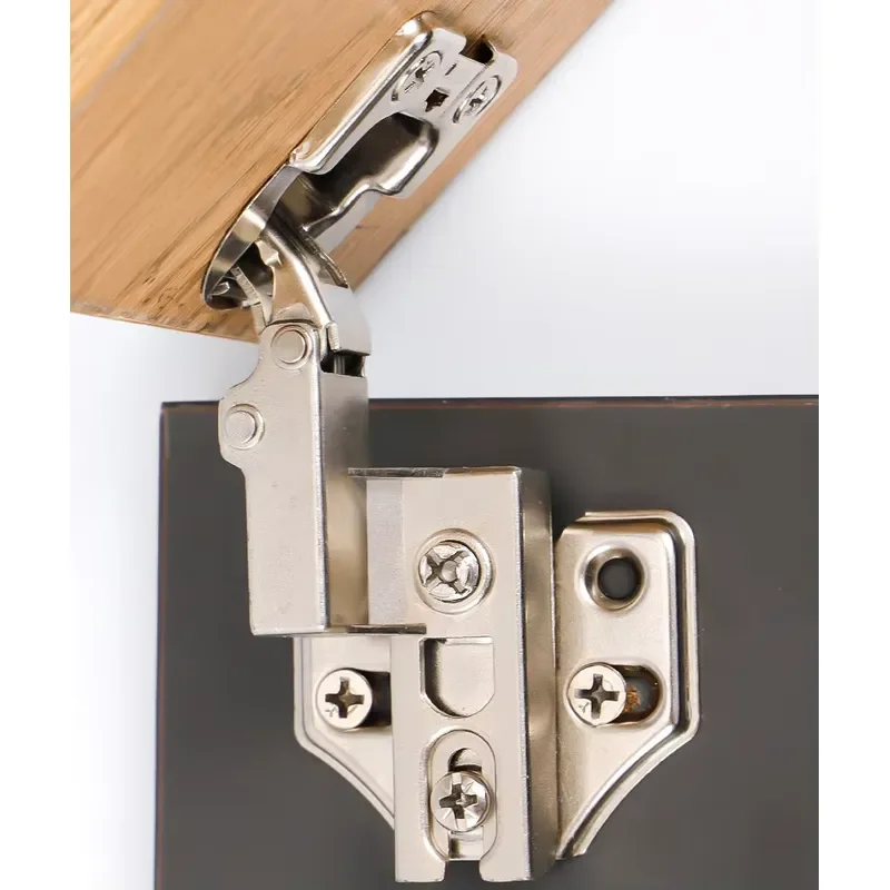 Side-mounted Hinges, Upper and Lower Cabinet Doors Are Equipped with Hinges, and Soft Closing Is Installed on Both Sides