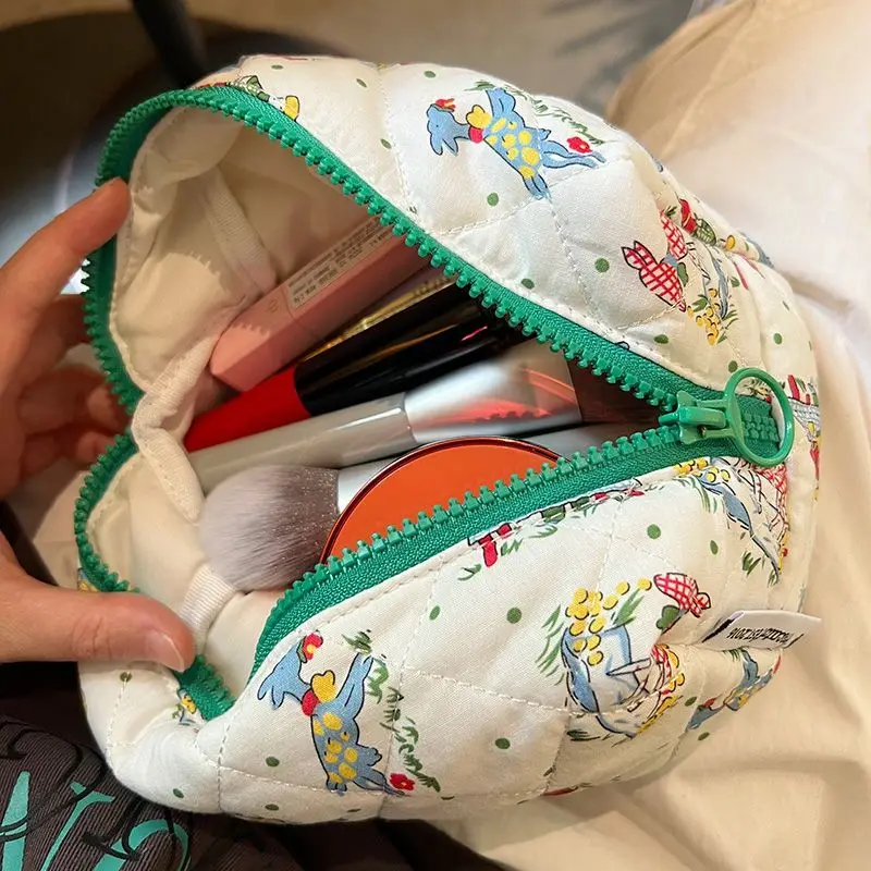 

Large Capacity Clutch Bag Portable Cosmetic bag Travel Toiletry kit Female Makeup organizer New Lipstick Storage Pouch