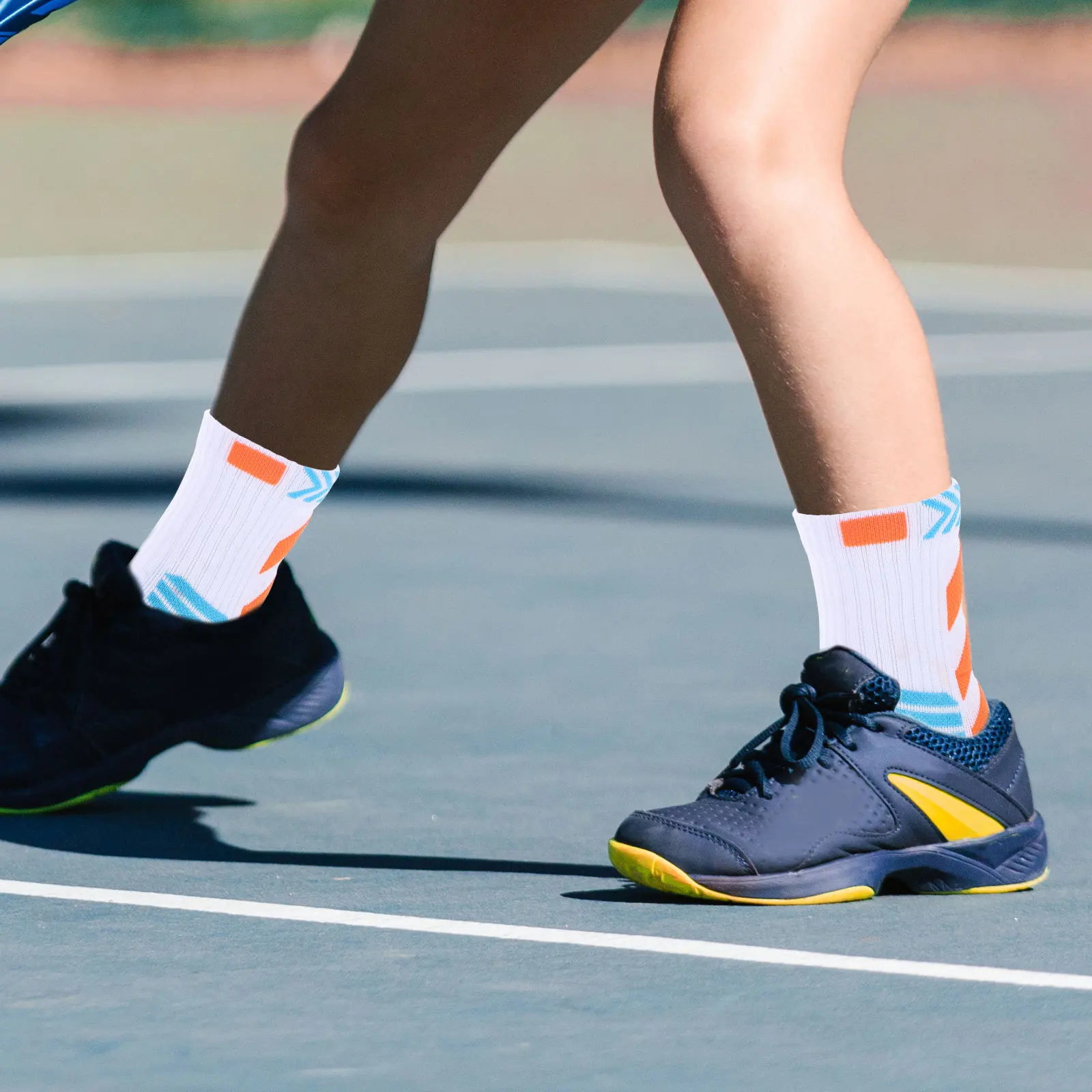 

1Pair High Top Kids Basketball Socks Thickened Cushion Breathable Antislip Mid Calf Sports Socks for Boys Training School