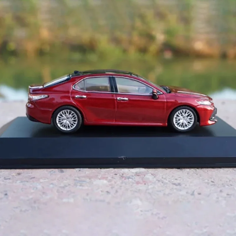 Original Diecast 1:43 Scale 8th CAMRY Alloy Car Model Finished Product Simulation Toy Collection Gift Static Model Souvenir