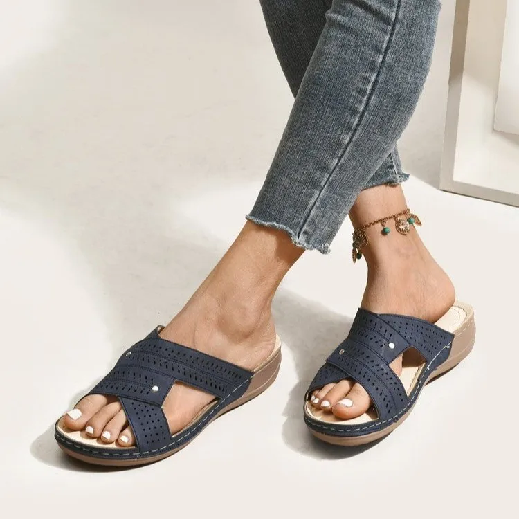 

2022 Summer New Slippers Women Wear Thick Bottom Wedge Heel Hollow Large Size Sandals And Slippers Open Toe Casual Shoes
