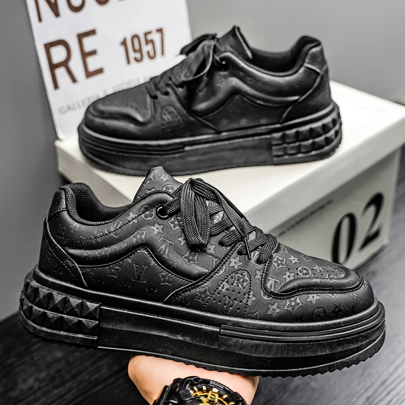 

Кроссовки Повседневные мужские дизайнерские легко подходящие туфли для досок Модная кожаная ткань Дышащая спортивная обувь на платформе увеличенной высоты