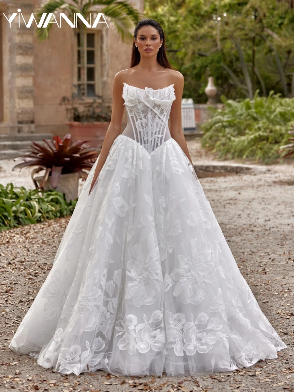 

Exquisite Lace Appliques A-line Long Wedding Dress Strapless Open Back Bridal Gown Customized Shiny Dreamy Dresses For Bride