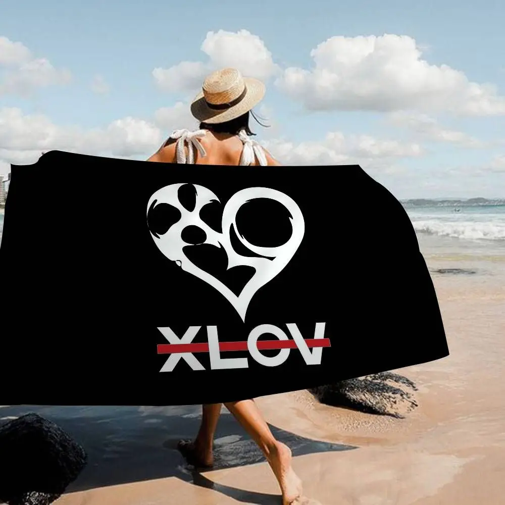1pc XLOV Paw Print Heart White Graphic Solid Black Background Beach Towel Microfiber Quick Dry Bath Towel For Pool Beach Travel