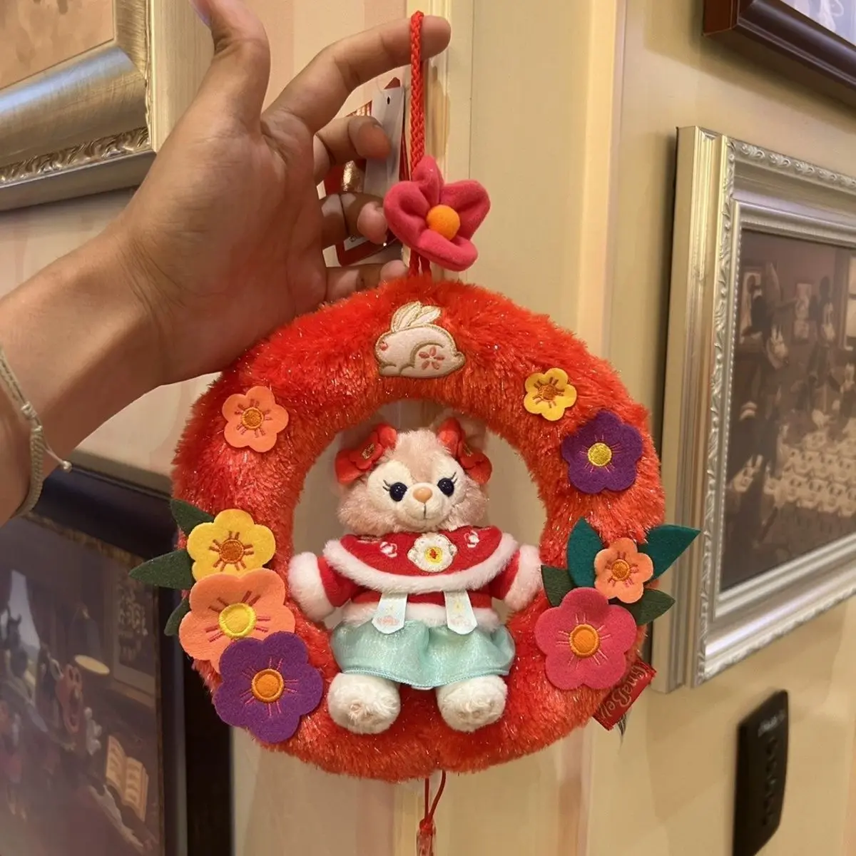 

Disney Original LinaBell Cartoon Plush Toy Doll New Year Hanging Decorations Christmas Door Hanging Wreaths Room Decoration Gift