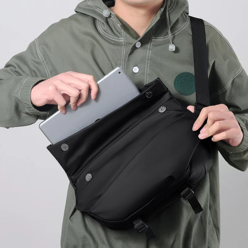 Sac à bandoulière étanche pour hommes, sac de poitrine multifonctionnel pour appareil photo Ipad