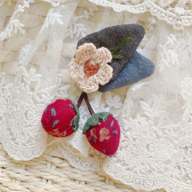 Johnature Vintage New Cute Sweet Little Fresh Forest Girl Small Flower Strawberry Brooch Cotton Linen Floral Pint Accessory