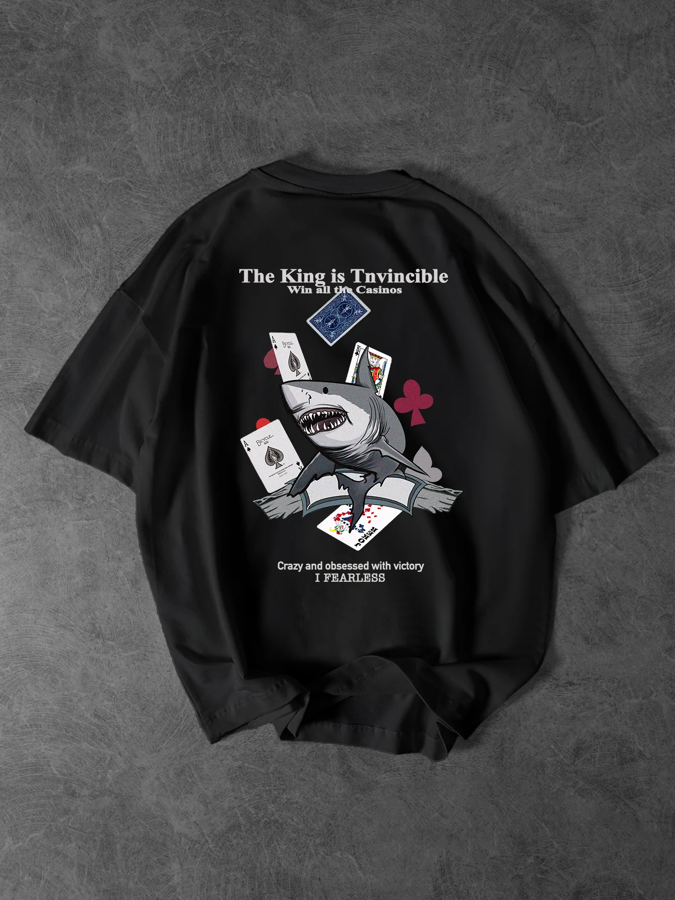 T-shirt surdimensionné avec motif de requin de casino Fearless