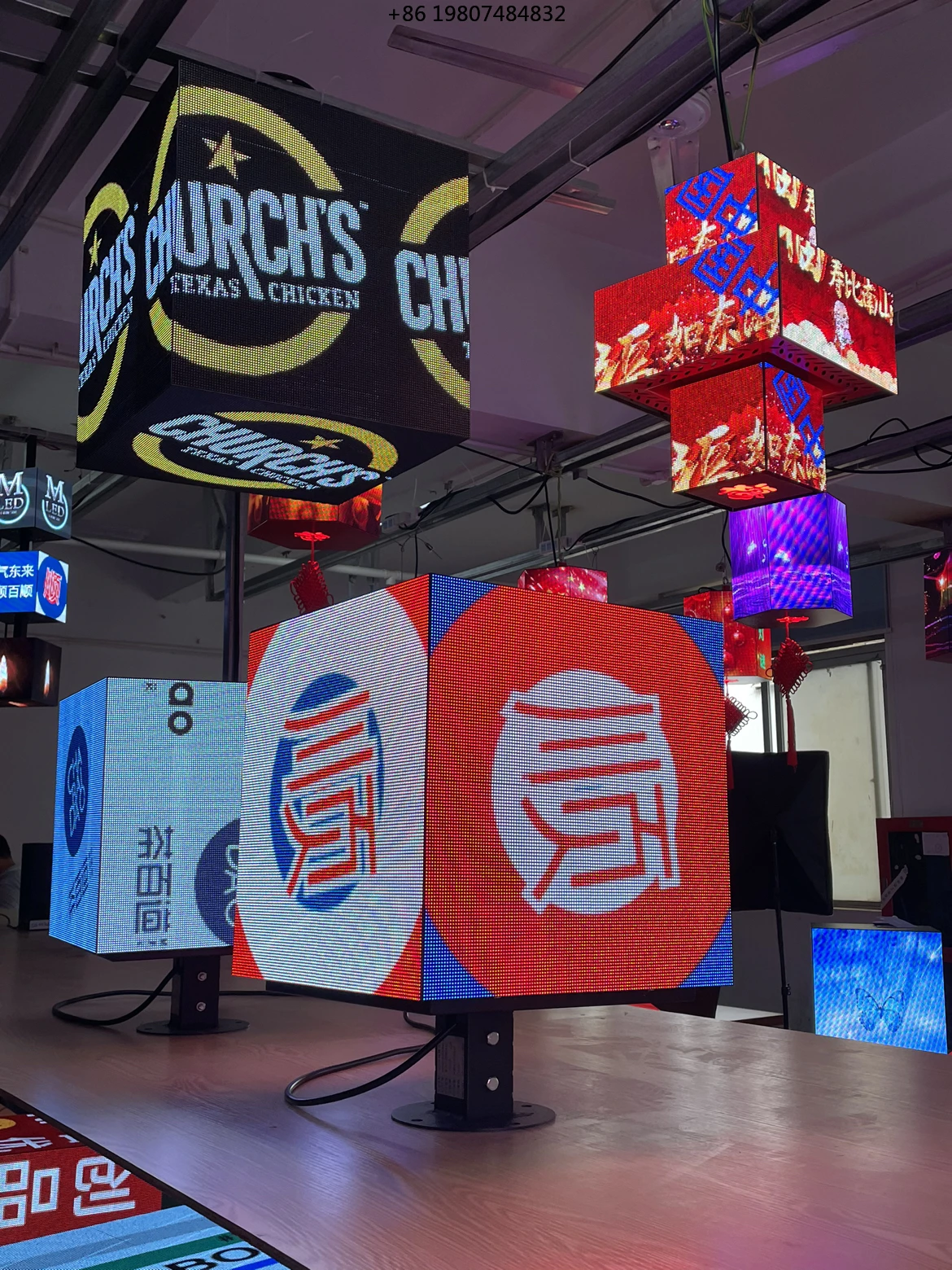 

Full Color Indoor Five Sided LED Cube Display, Commercial Advertising 3D Video Logo OEM Digital Poster Screen