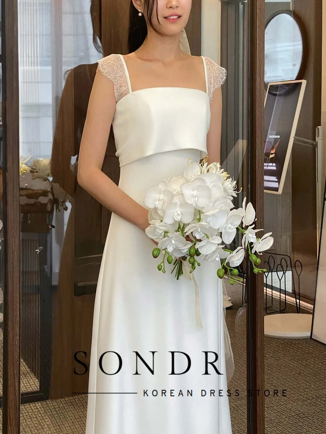 Sondr Simple Korean Wedding Dresses with Lace Shoulder Straps Elegant Customized Floor-Length Reception Gown Wedding Photo Shoot