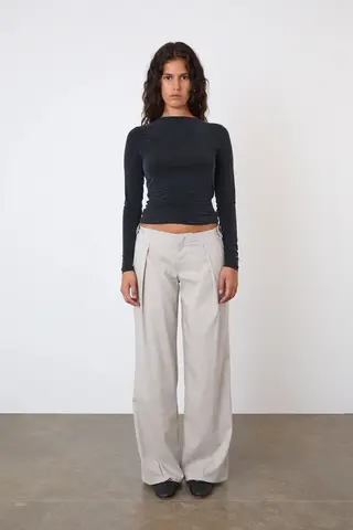 Peachy Hot Girl Style Inner Layering Top, Black Waist-Cinching Top, Vintage Texture Long-Sleeve Cropped Top, Autumn Slim-Fit Slimming Top, Women's Long-Sleeve Top