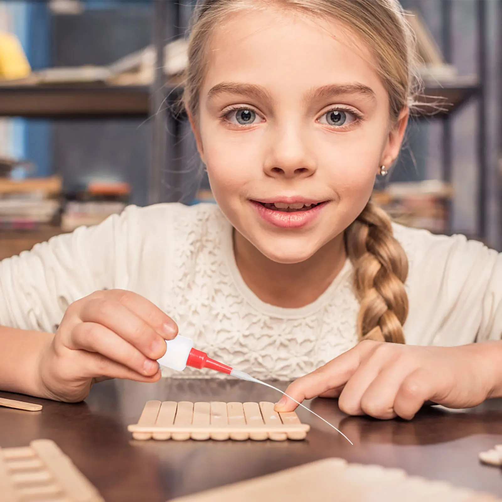 

200Pcs Precision Applicator Glue Bottle Tips Glue Extender for Craft Adhesive Dispensing Use Precision Applicator Tips