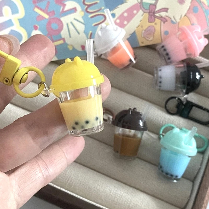 Cute Mini Pearl Milk Tea portachiavi ciondolo Cartoon Bear Hat Milk Tea Cup portachiavi coppia ornamenti zaino Charms Bag Decor Gifts