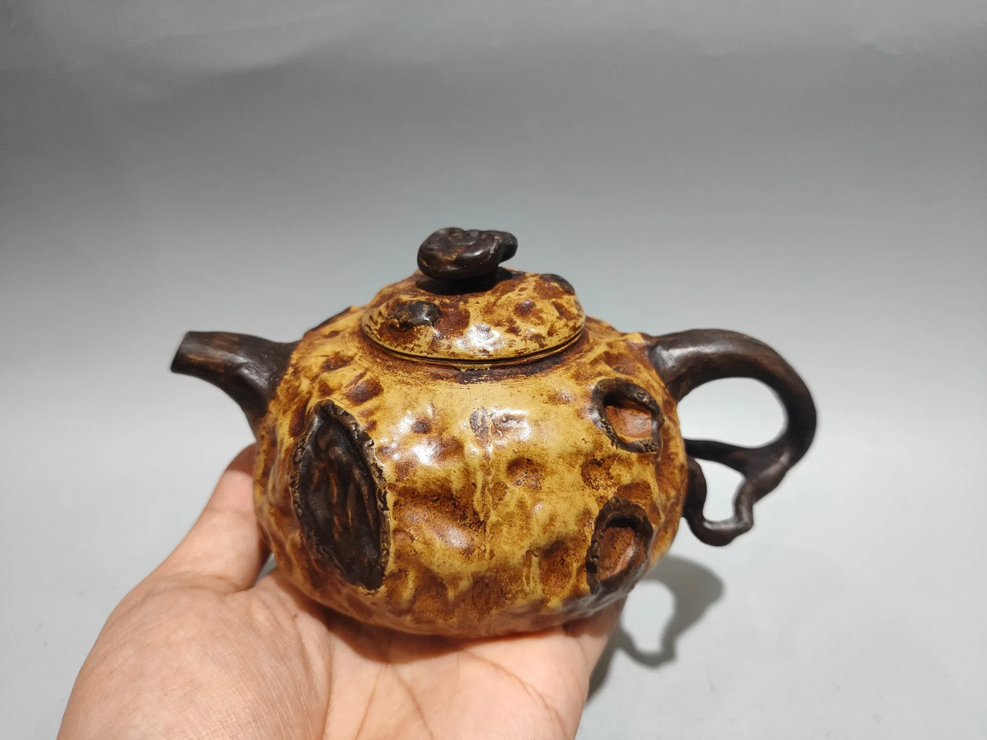 Folk Yixing Purple Clay Teapot Huangduan sand Two color Spring Offering Lingzhi pot kettle tea ceremony Amass wealth Ornaments