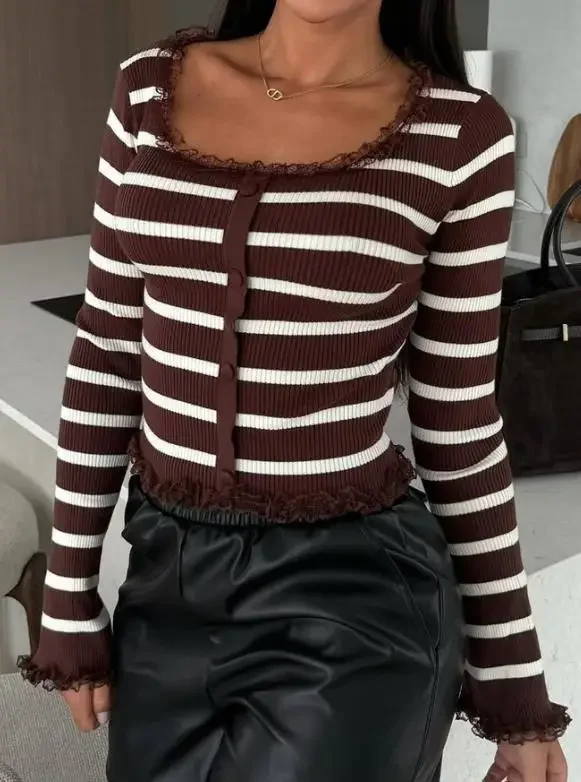 2026 Spring New Fashion Spicy Girl Striped Slimming Top Temperament Commuting Women's Elegant Black & White Crop T-Shirt