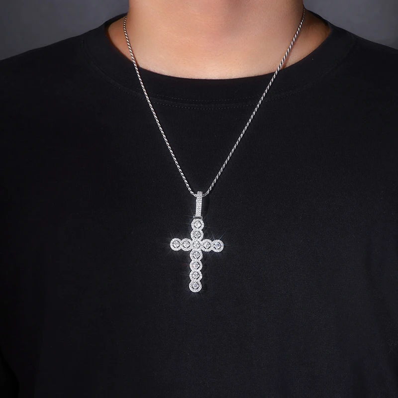 

Cross Pendant Moissanite Necklace Hip Hop Jewelry 925 Silver 18K Gold Plated Iced Out Moissanite Necklace Gift Collection
