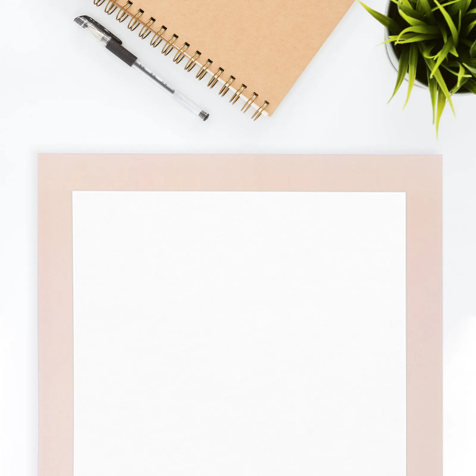 

32 листа утолщенного чистого картона для рисования, творчества, изготовления открыток, скетчинга, граффити, поделок, школьных проектов