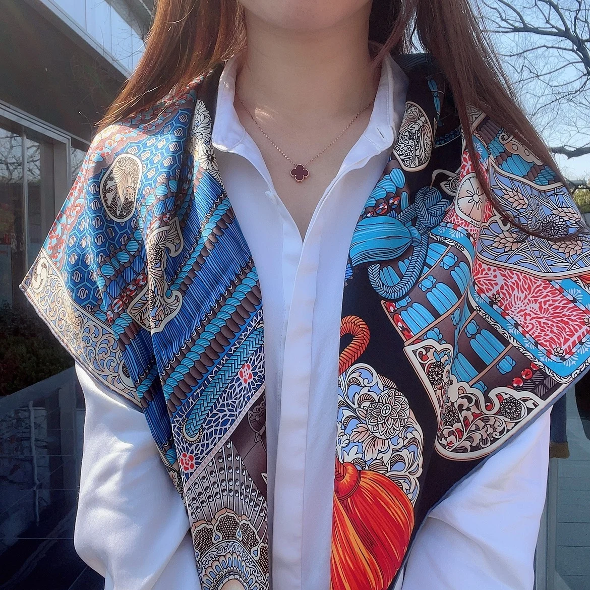 Рисунок 2 - Дизайнерский шелковый шарф 90 см