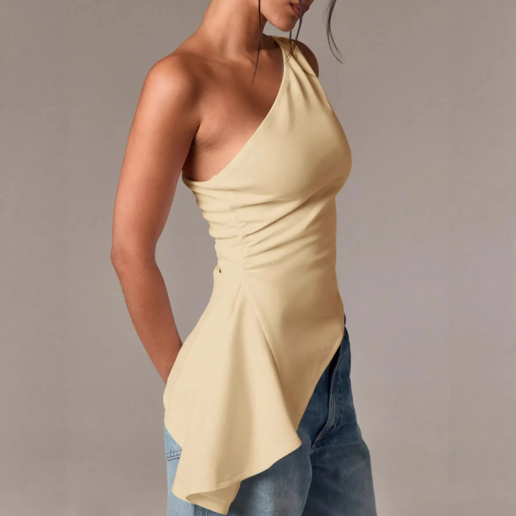 

2026 New Irregular Backless Slim Solid Color Top Slanted Shoulder Versatile and Thin Sleeveless T-shirt