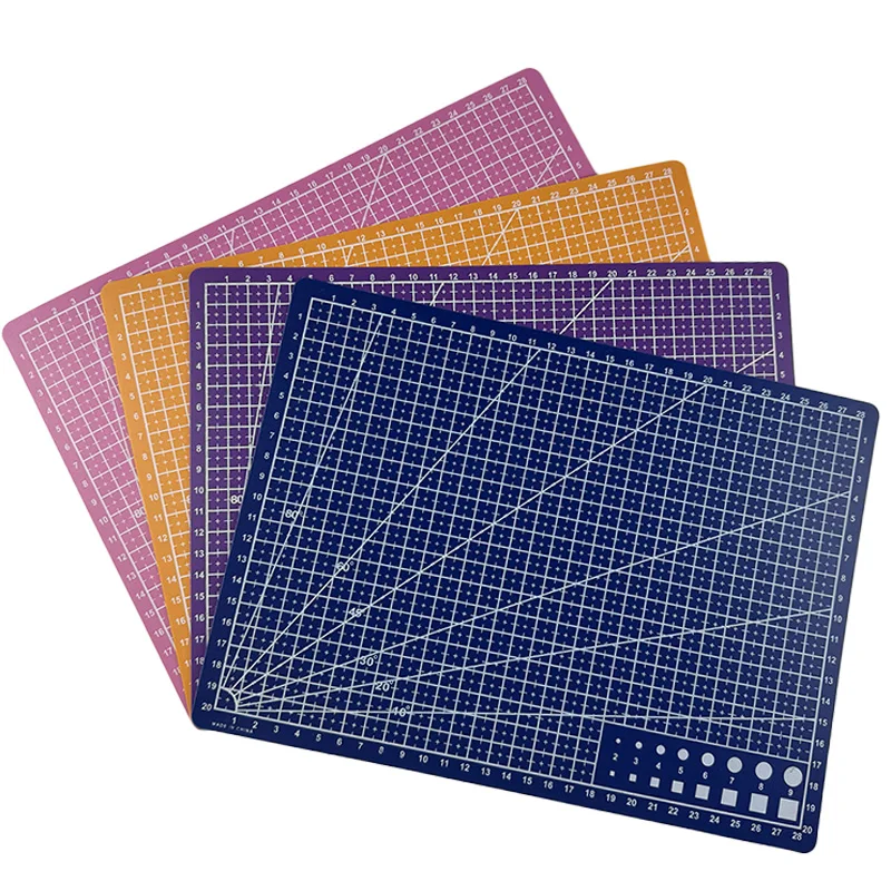 A4 Size 0.9mm Cutting Mat, Grid Engraving Board, Patchwork Cutting Mat, Sewing Craft Knife, Leather Carving Board Side Pad, Waterproof Flexible Paper Carving Mat, Suitable for Paper Models, Leather Crafts, Model Making