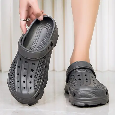 Classic Men Clogs Unisex Men Garden Shoes Outdoor Soft Nonslip Beach Sandals Men Holes Shoes New EVA Breathable Flat Slippers