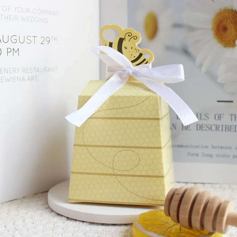 

50Pcs Favor Box For Kids Birthday Party Little Bee Candy Gift Bags With Ribbon Three-dimensional Square Treat Box Baby Shower