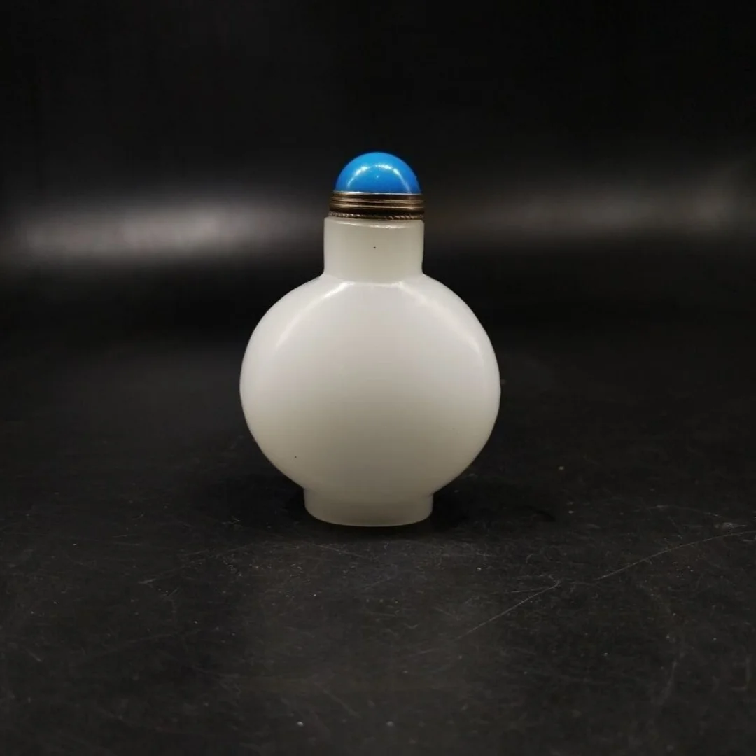Exquisite Chinese Collectible White Jade Snuff Bottle