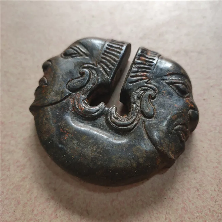 Tibet Hongshan Culture Natural Meteorite Iron Stone Two-Faced Man Collection Decoration Mascot Statues et Sculptures Statues