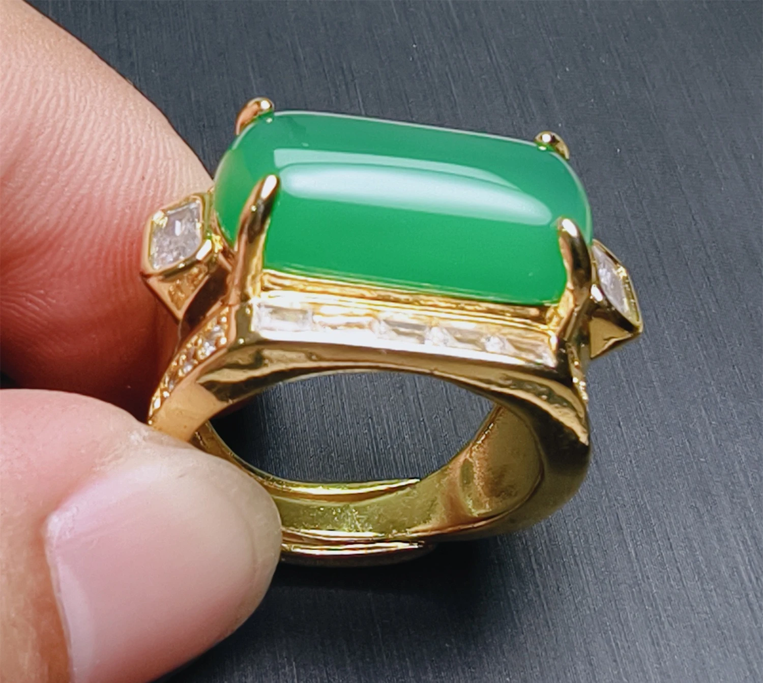 

Natural Brazilian ice yang green chalcedony egg surface saddle ring old pit men's ring luxury inlaid men's ring