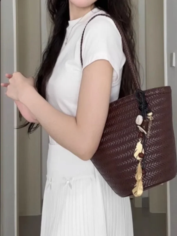 High Quality Calfskin Bucket Bag Underarm Fashionable Versatile Luxury Small  Single Shoulder Vegetable Basket Mother Da...