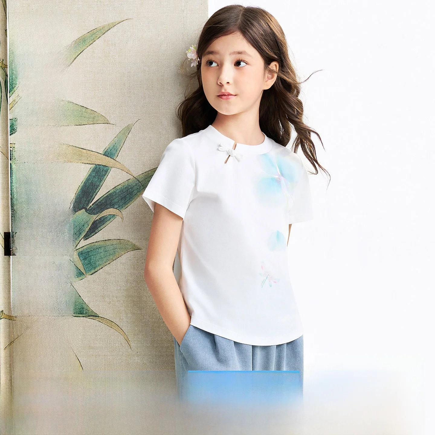 t-shirt-girocollo-a-maniche-corte-annil-per-bambine-in-misto-cotone-fresco-e-confortevole-ideale-per-l'estate