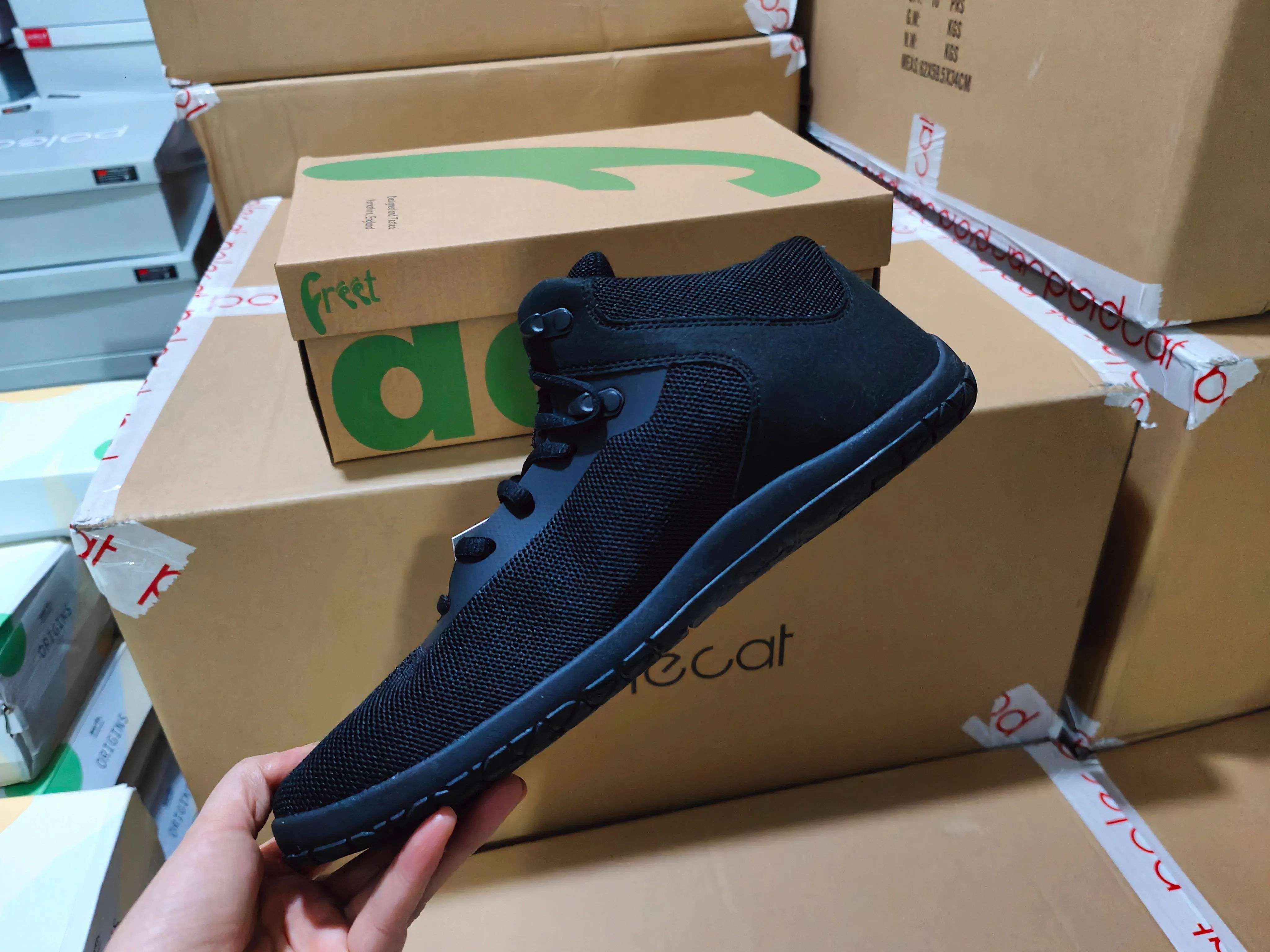 

Original brand comfortable mid-top 4E wide toe box barefoot shoes, high-quality anti-slip walking and jogging shoes.