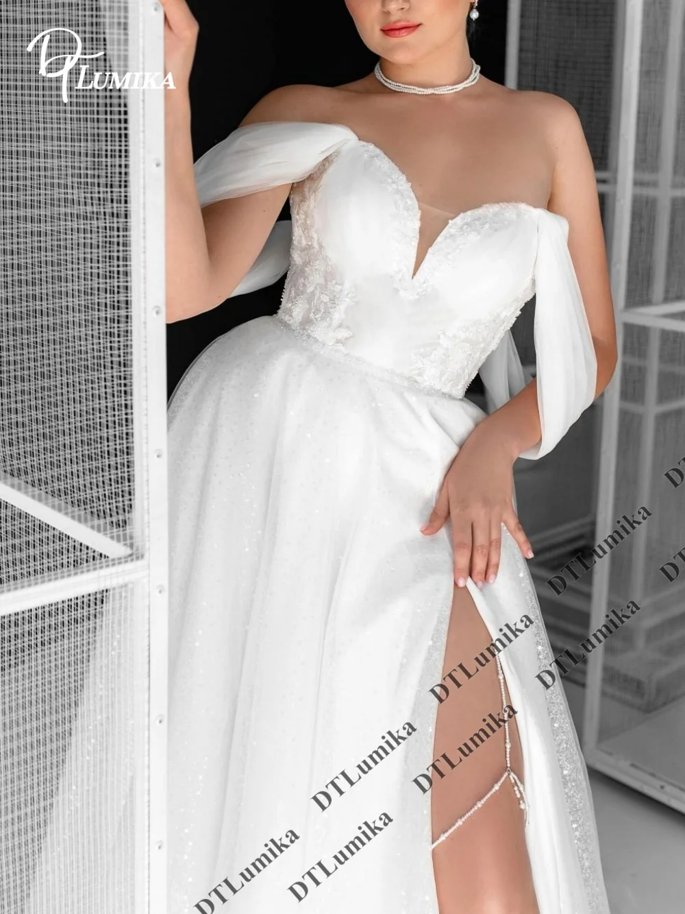 DTLumika Elegant Bridal Gown High Slit Wedding Dress Deep V Neck Tulle Cape Sleeves Customized  Destination Chic Party Dress