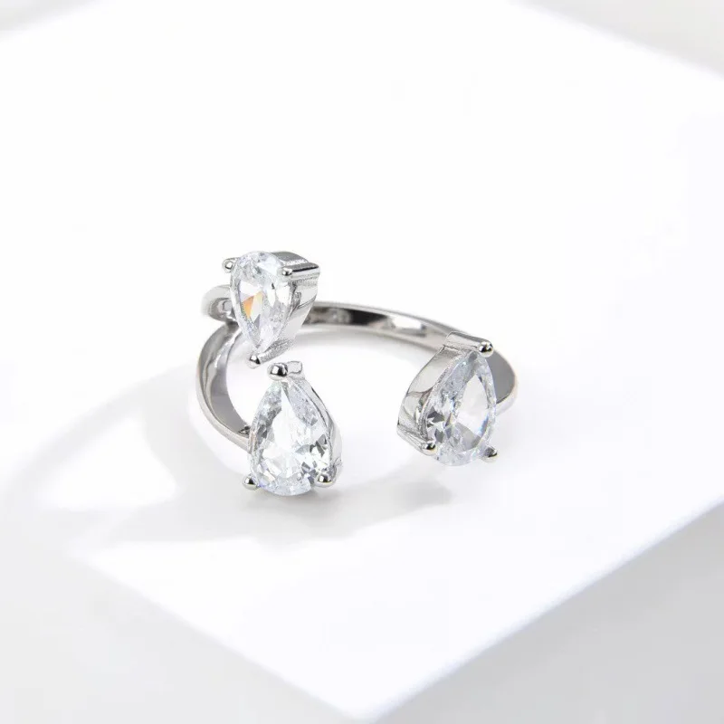 

Fashion S925 Sterling Silver Three-Stone Ring with Rhinestones - Women's Minimalist Light Luxury Adjustable Open Ring