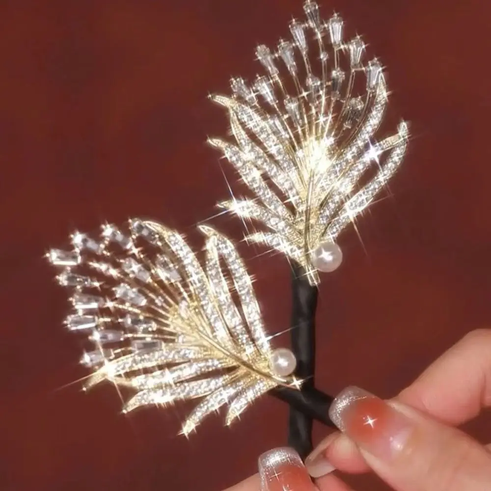 Korean Style Women's Hair Twister Rhinestone Feather Exquisite Curling Hair Hairpins Elegant Temperament Hair Bun Maker