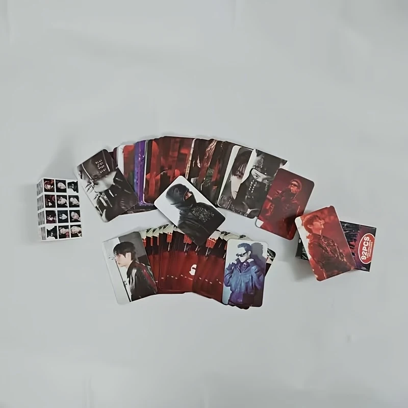 

92ZhangB-TPhoto Card Album，Including60A card and32Stickers - Boxed trading card album，Suitable for birthday gifts、Photo Storage、