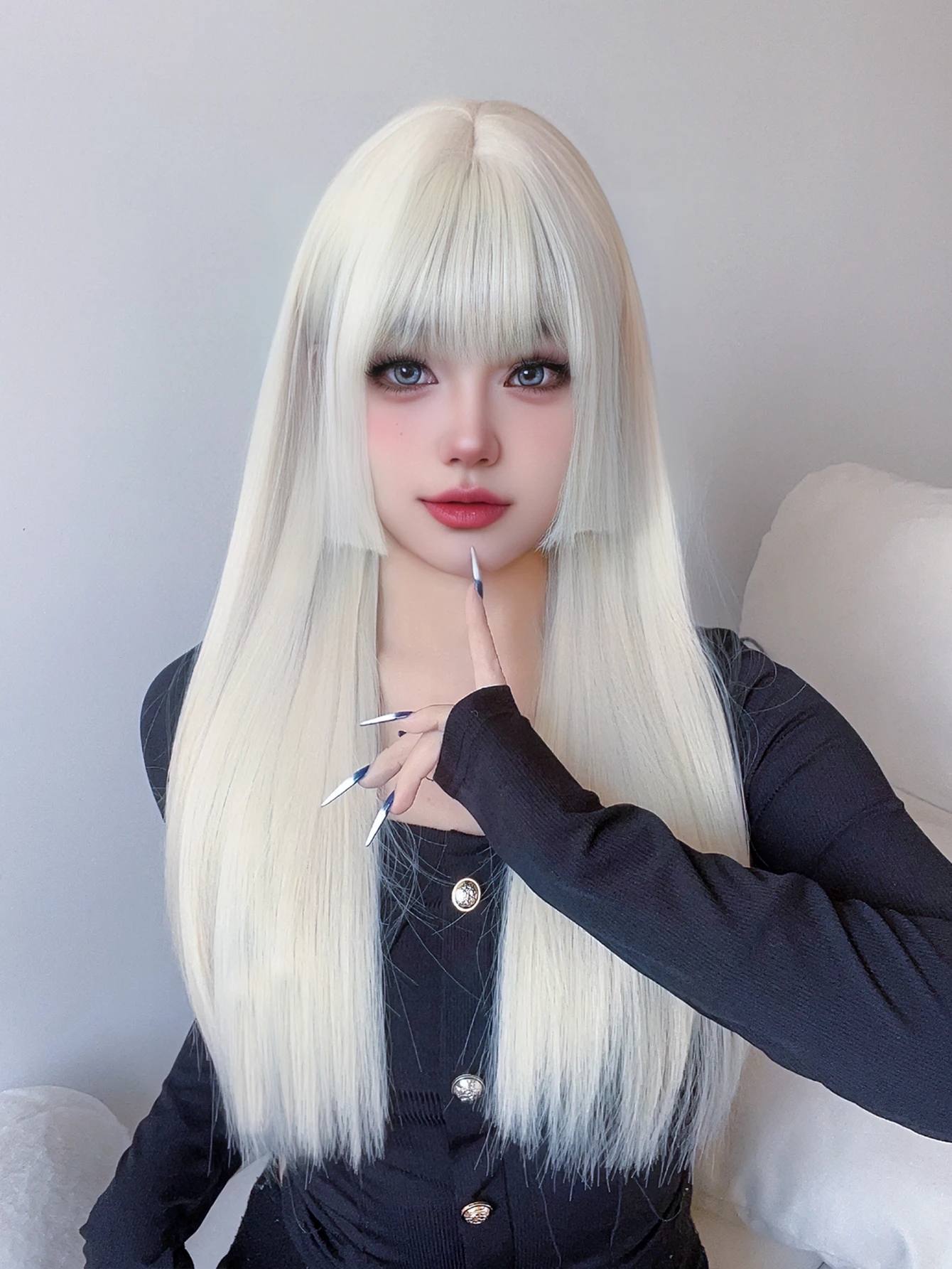 Wig sintetik Lolita pirang putih 26 inci dengan Wig panjang lurus alami untuk wanita Wig Cosplay tahan panas potongan Hime