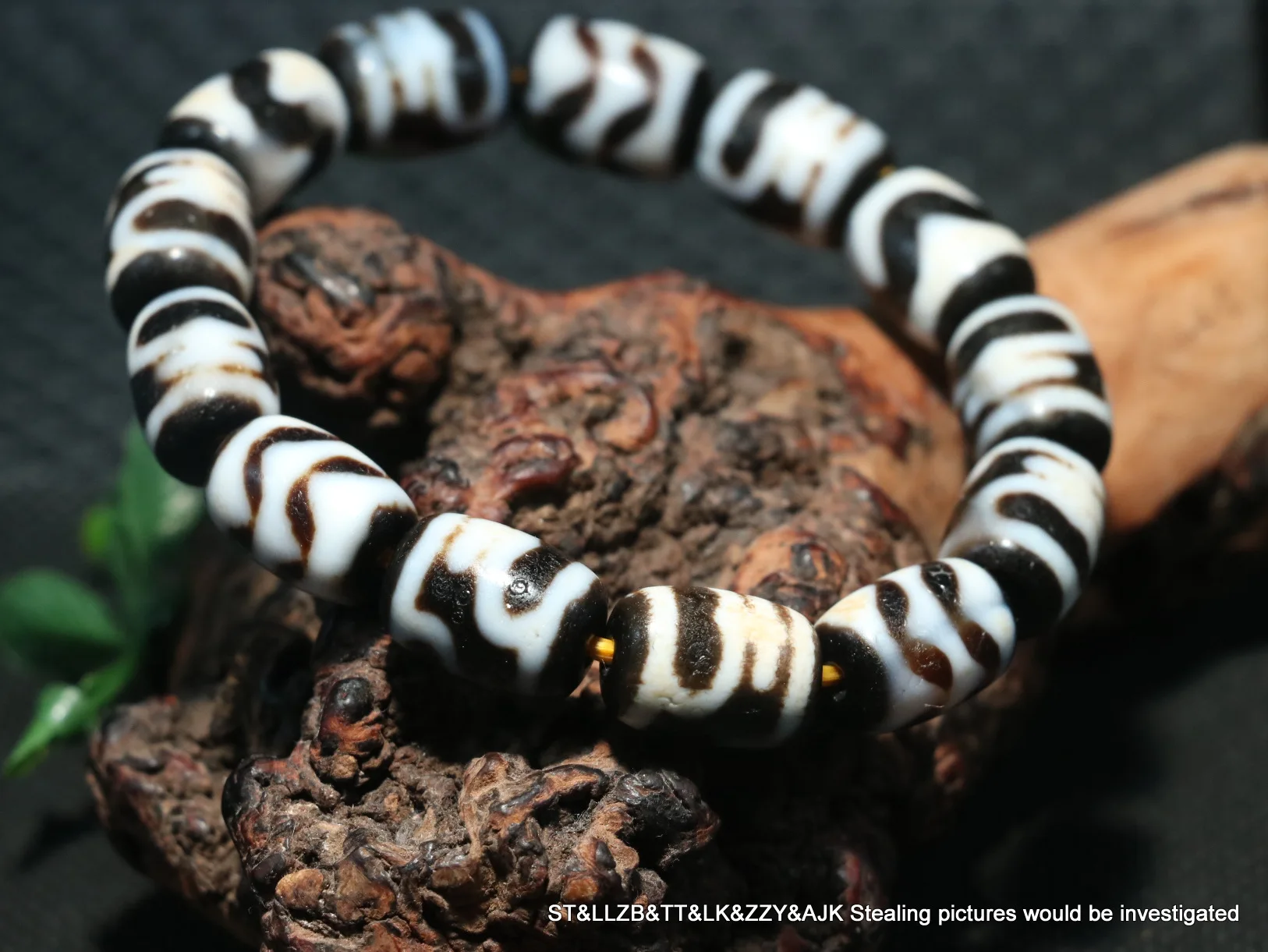 

Super Energy Tibetan Top Old Agate Multiple Symbols dZi Bead Stretchy Bracelet A LKbrother Talisman Treasure