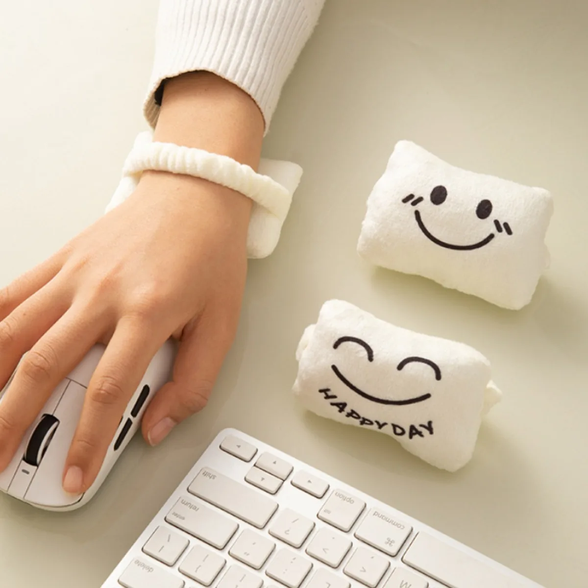 1Pc Ergonomic Mouse Pad with Fleece Wrist Cushion, Soft Wrist Support for Office Work, Cute Desk Accessory, Gift for Coworkers