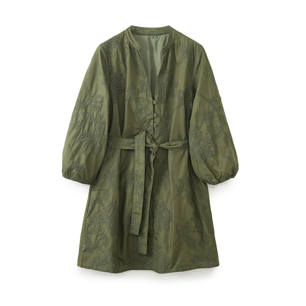 

New women's clothing, European and American V-neck autumn embroidery fashion belt short long-sleeved dress