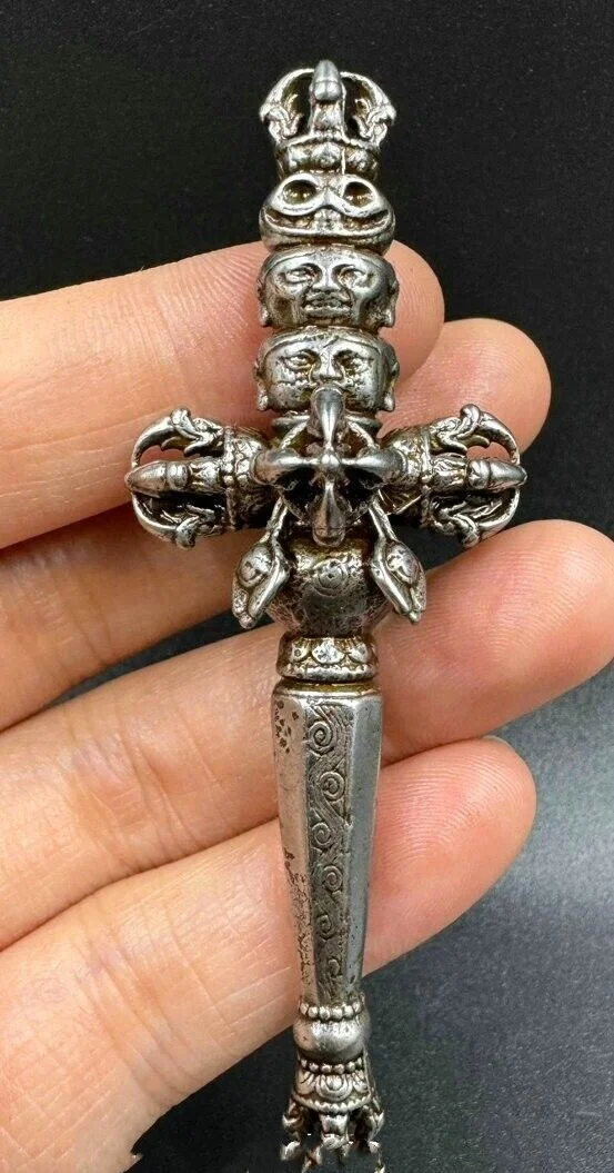 

3" Old Antique Tibetan Meteorite Buddhism Skull Head Dagger Holder Amulet