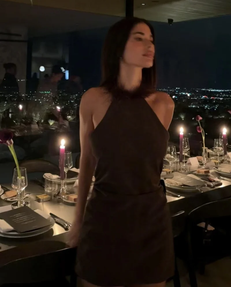 ชุดเดรสออกงานปาร์ตี้วันหยุดคริสต์มาสใหม่สำหรับผู้หญิง ปี 2025 ของ ETJ  แบบเซ็กซี่  ตกแต่งด้วยขนนกที่คอ  ไม่มีหลัง  ไม่มีแขน