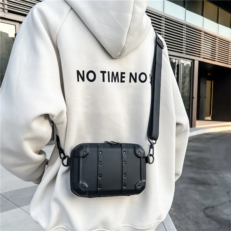 

New Men Bag Fashion Design Zipper Simple Personality Solid Color Mini Square Bag Cool PU Material Handsome Crossbody All-match