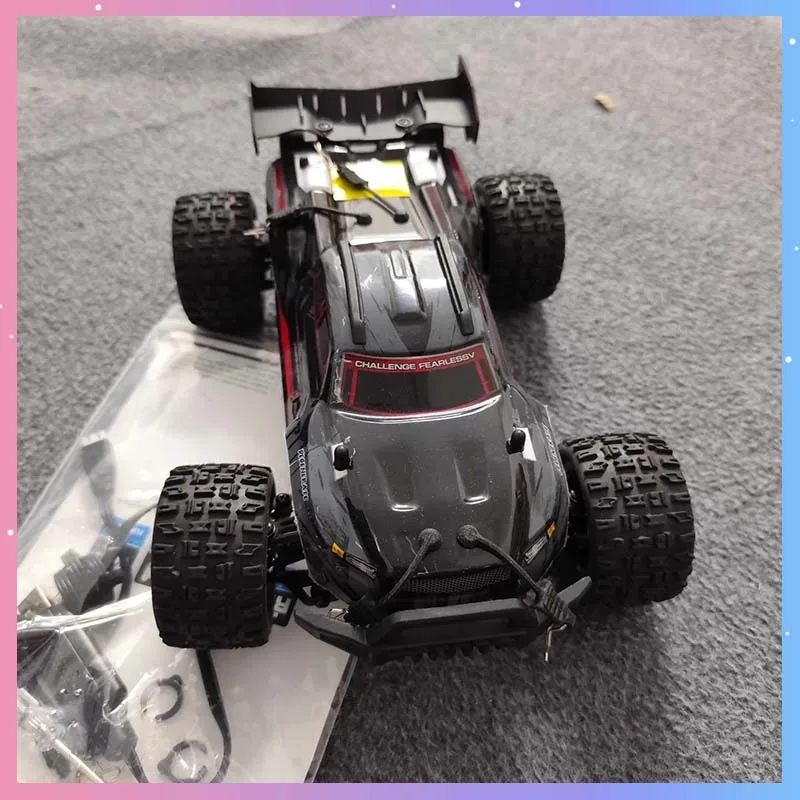 Voiture RC C8810 1/18, voiture télécommandée à grande vitesse 4WD 28 km/H, véhicule tout-terrain avec lumière LED et brosse en carbone, modèle de moteur, jouet cadeau