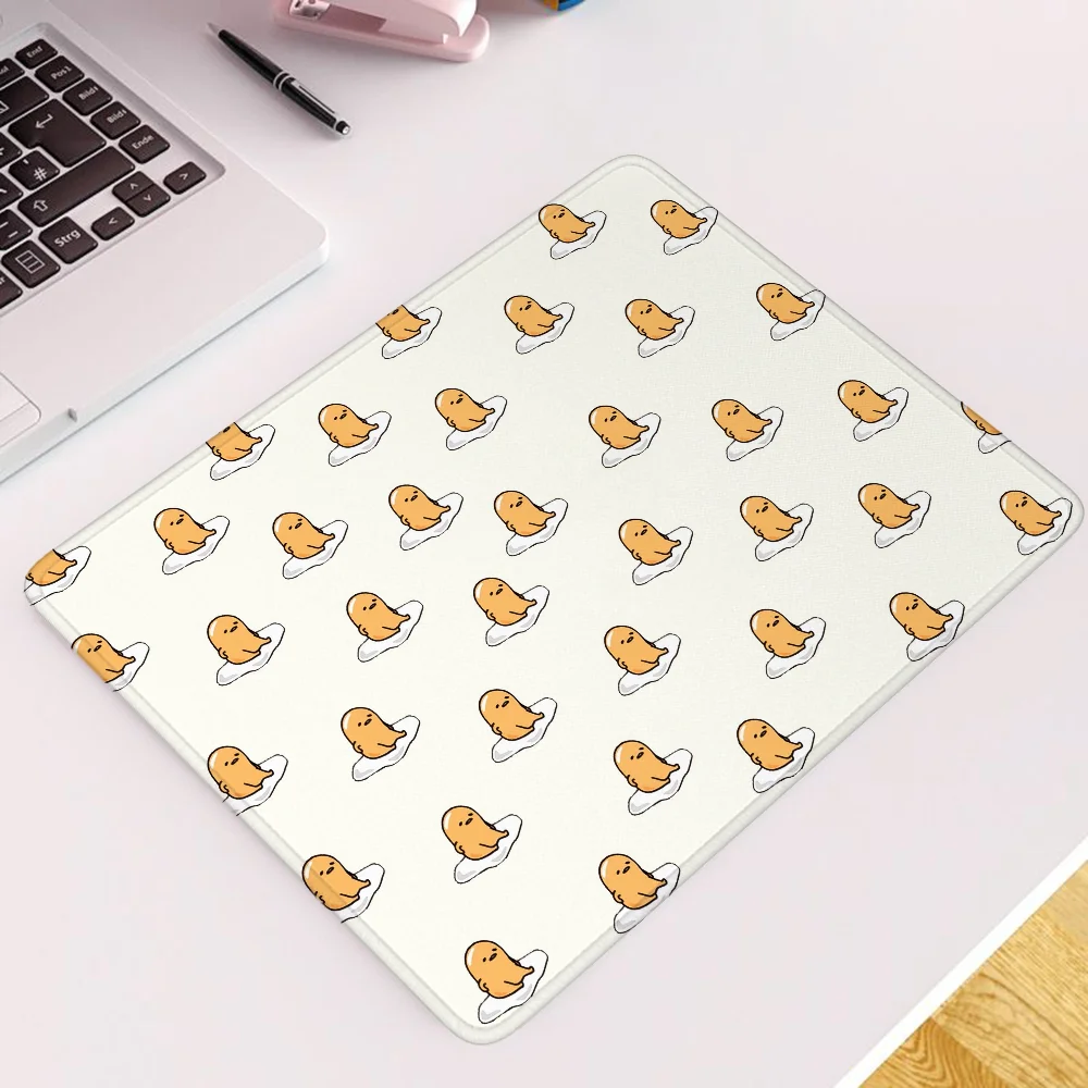 Petit tapis de souris mignon Anime Gudetama, accessoires de jeu, polymères en caoutchouc, sous-souris, tapis de jeu, PC Gamer Girl, accessoire de bureau