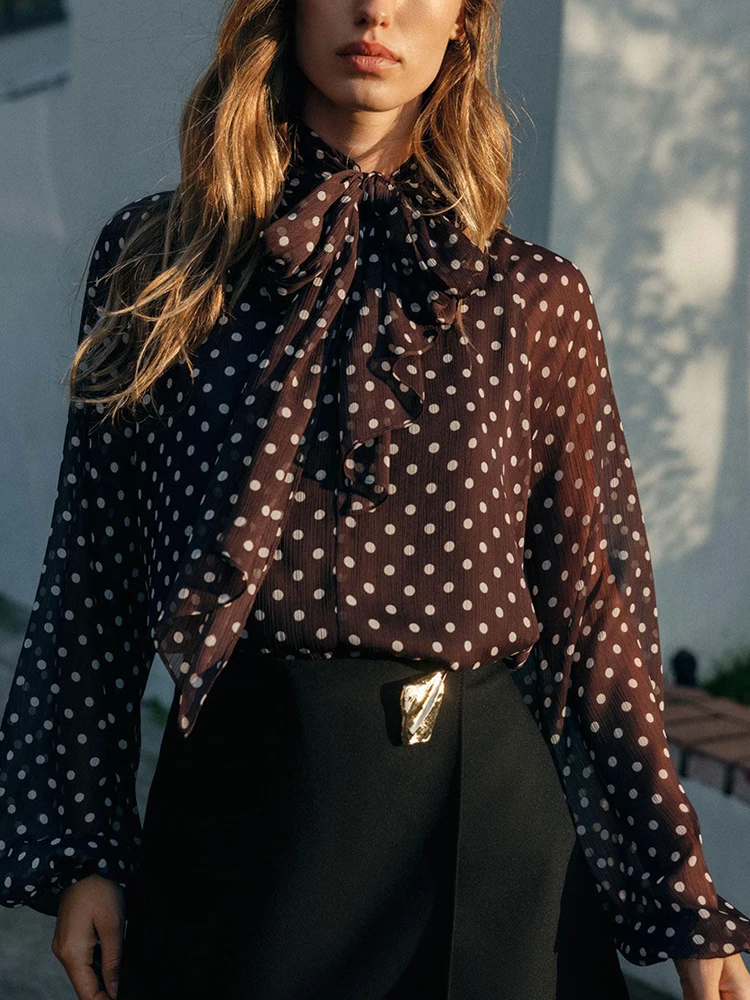 

Winter 2025 New Women's Polka Dot Print Stand Collar irt Ethnic Stage Costume Floral Patterned Top Quali Faionable Design